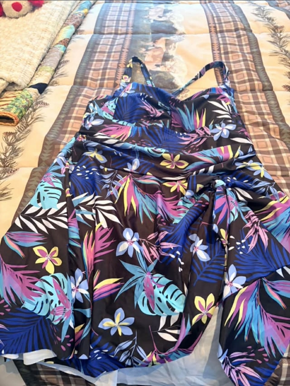NWOT Women’s Tropical Floral Swimdress in Black and Multicolor